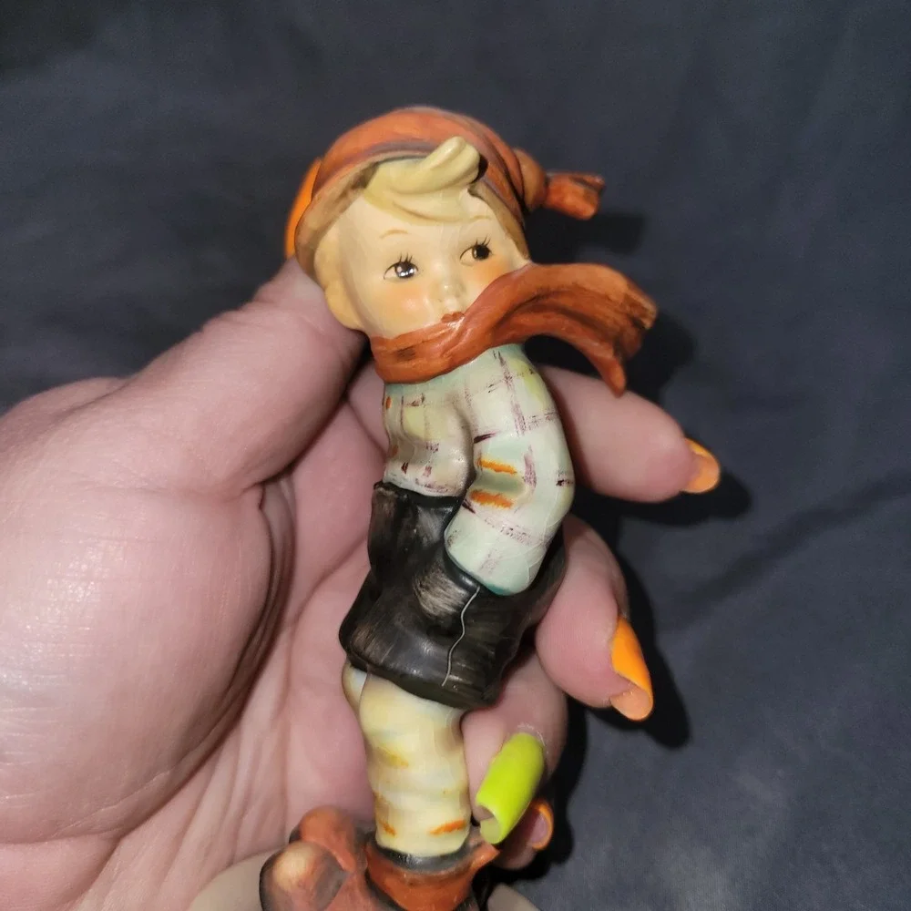 Goebel Hummel Figurine TMK5 #43 March Winds - Unboxed